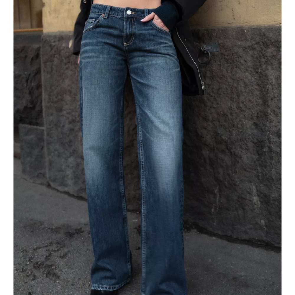 Zara Low Rise Wide Leg Jeans 28